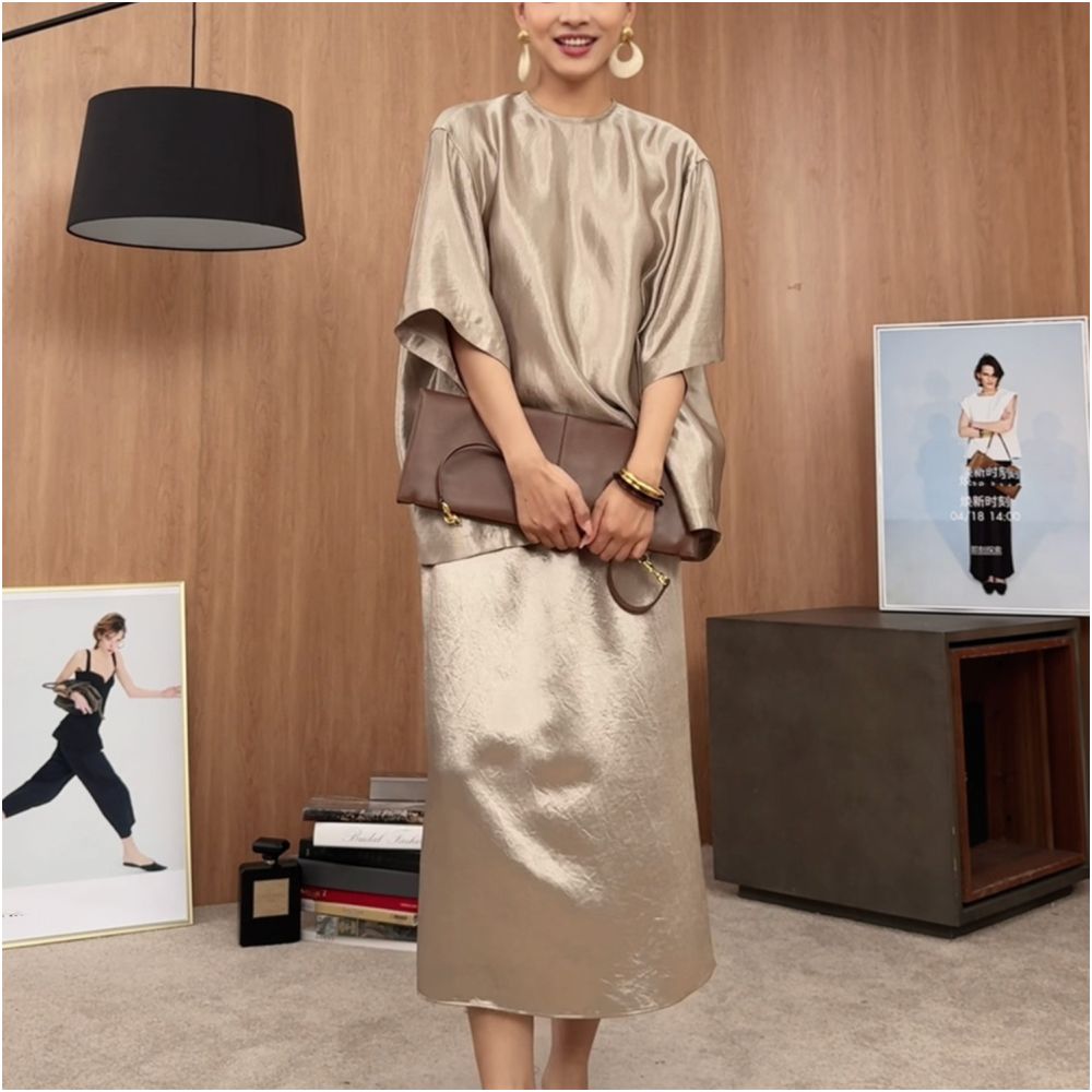 Japanese imported diagonal acetic acid T shirt women s floating light jumping gold strap off shoulder short sleeved top elastic waist half skirt set image 1