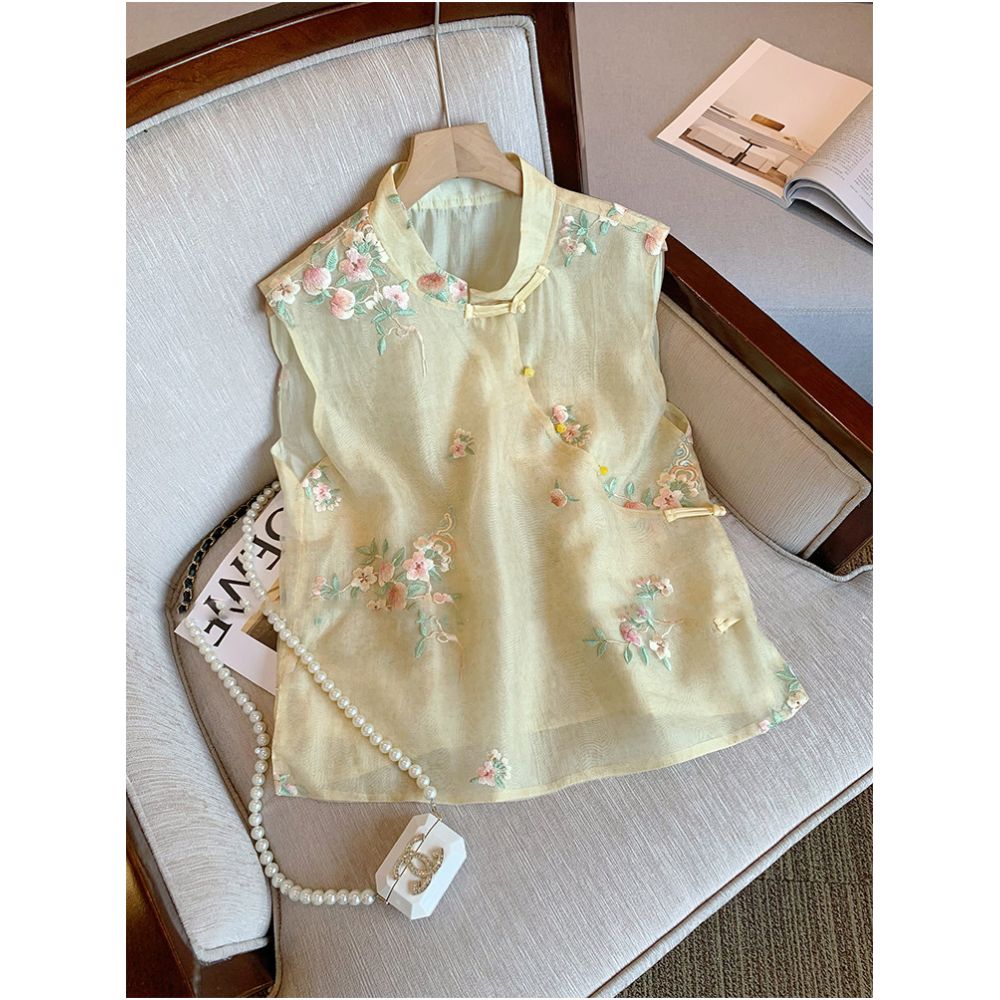 ASAYA6700 – Blossom Whisper Embroidered Top 🌸🍑