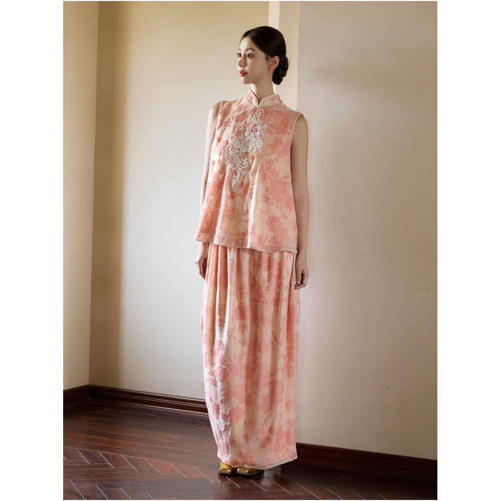 ONMOON Spring Summer New Chinese Style Pink Embroidered Cheongsam Set Embroidered Cheongsam Top Skirt Set image 1