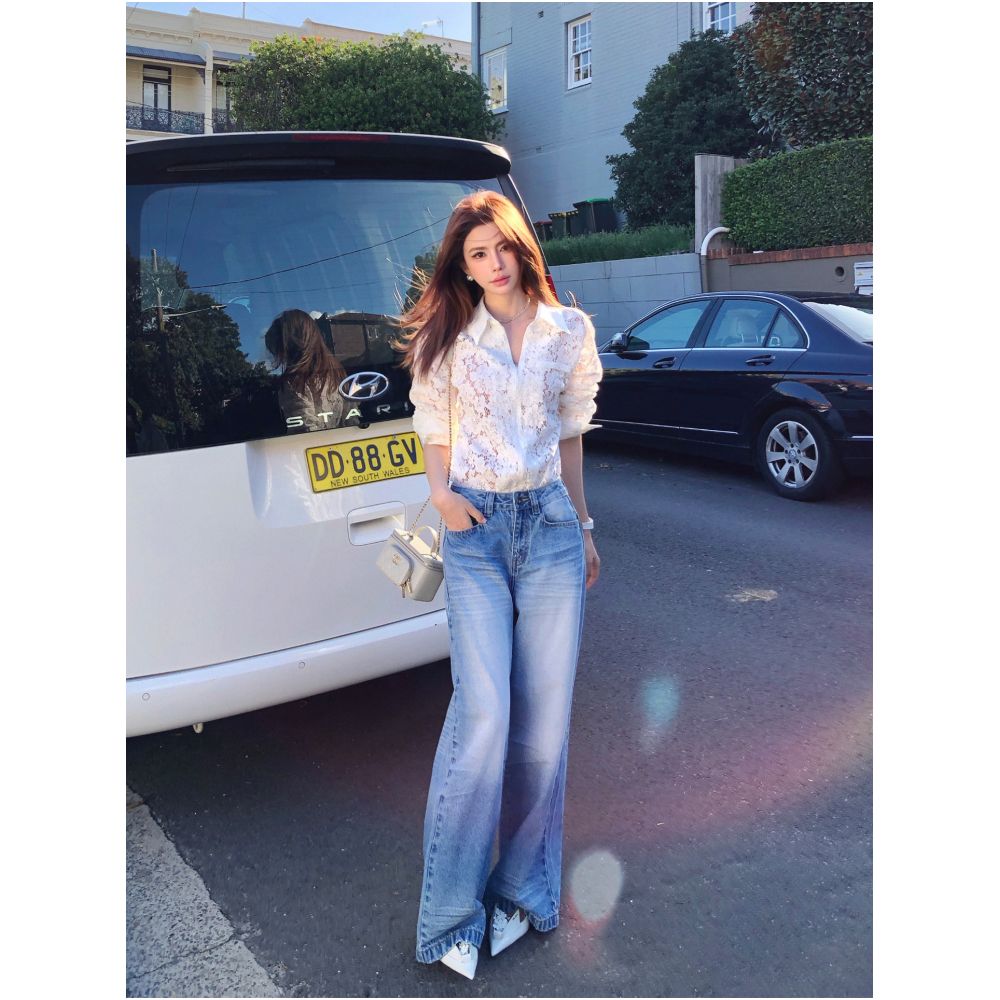 Li Wanjun s original French style nylon openwork shirt for women perfect for early spring commuting featuring a relaxed fit and stylish design image 2