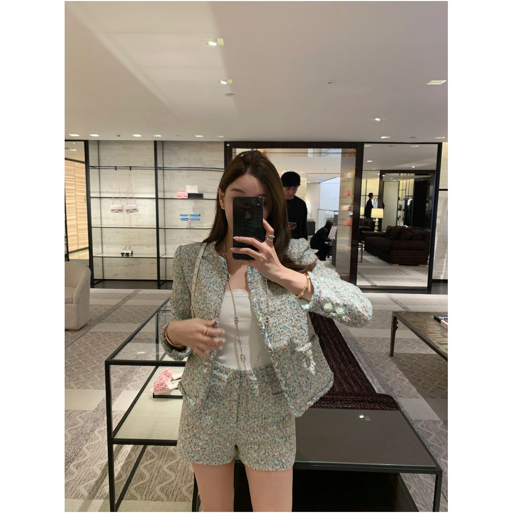 Shi Weiliang In Stock Radiant Starry Sky Heavy Duty Hand Knitted Wool Chanel Style Two Piece Jacket Set for Women image 2