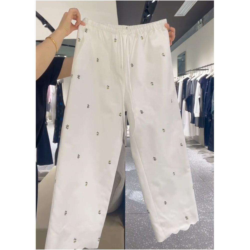 Summer pure white moonlight outfit elegant and simple relaxed feel beautiful embroidered sleeveless shirt and wide leg pants suit for women image 2