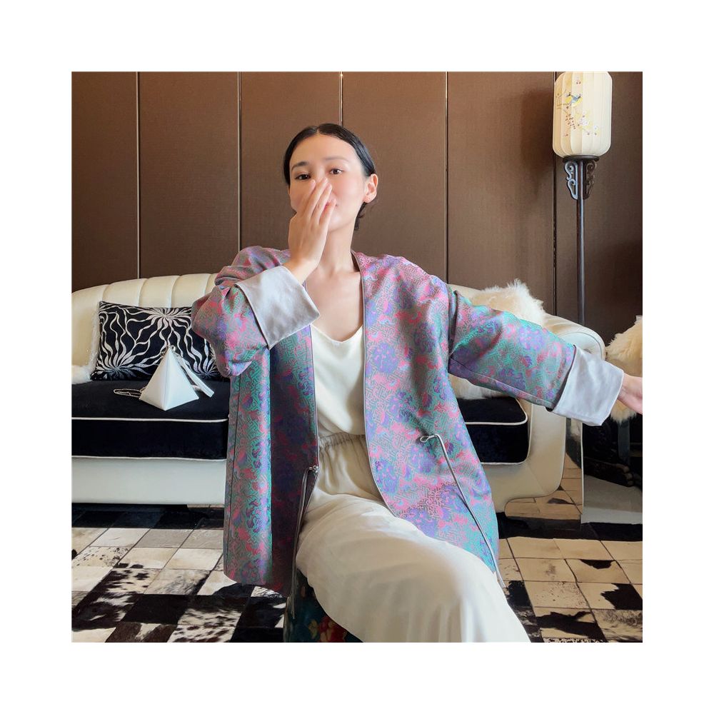 Yang Mi s same style silk Song brocade jacket new Chinese style gilded contrasting color top V neck tassel buckle women s short jacket mulberry silk blend image 0