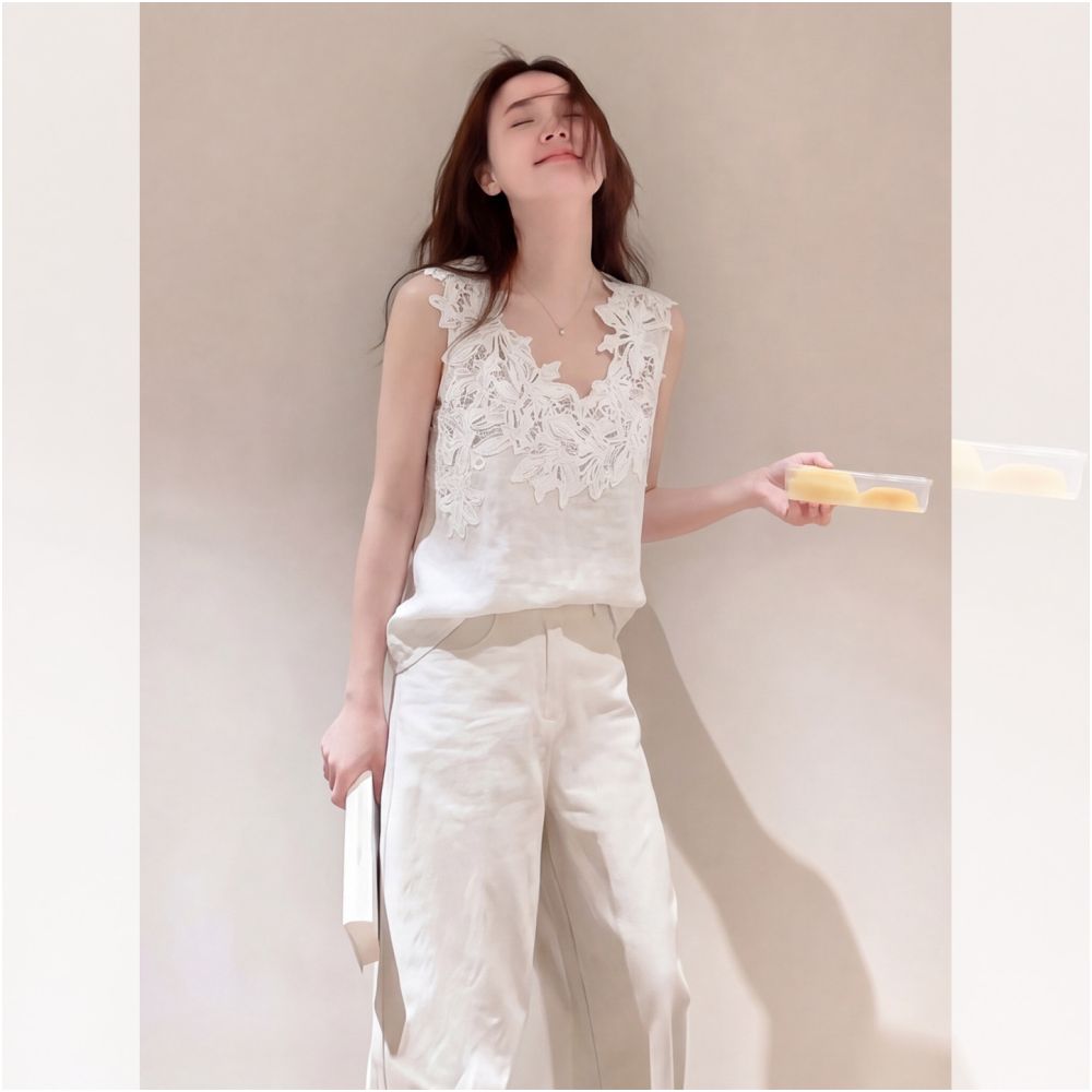 White heavy duty lace trim embroidered patchwork sleeveless vest for women 2026 summer new style absolutely gorgeous plus size top image 1