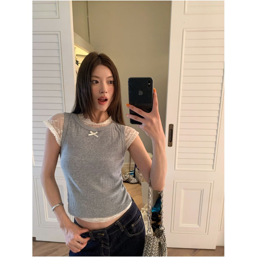 Big Dog with Braces Patchwork Aesthetics Knitted Patchwork Vest with Textured Texture Lace Patchwork Bow Knitted Vest image 0