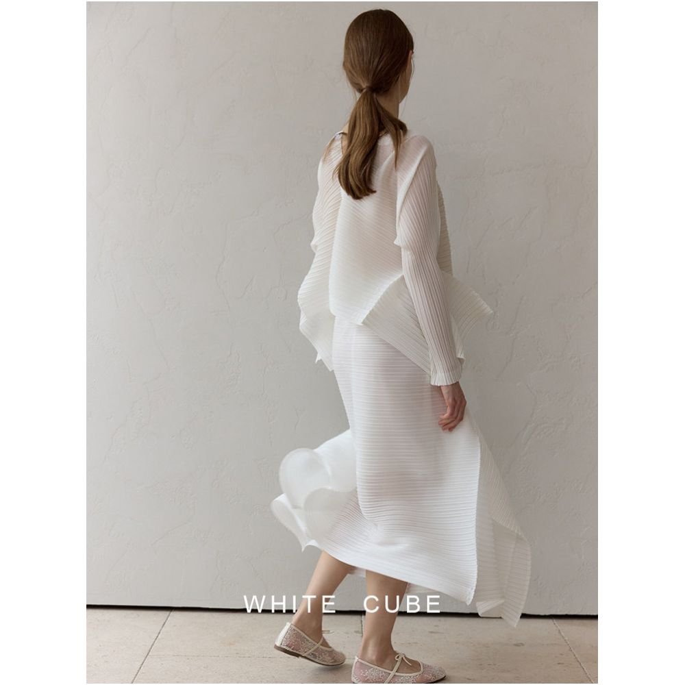Whitecube Miyake inspired flowing pleated irregular side slit elastic waist white midi skirt for women summer style image 4