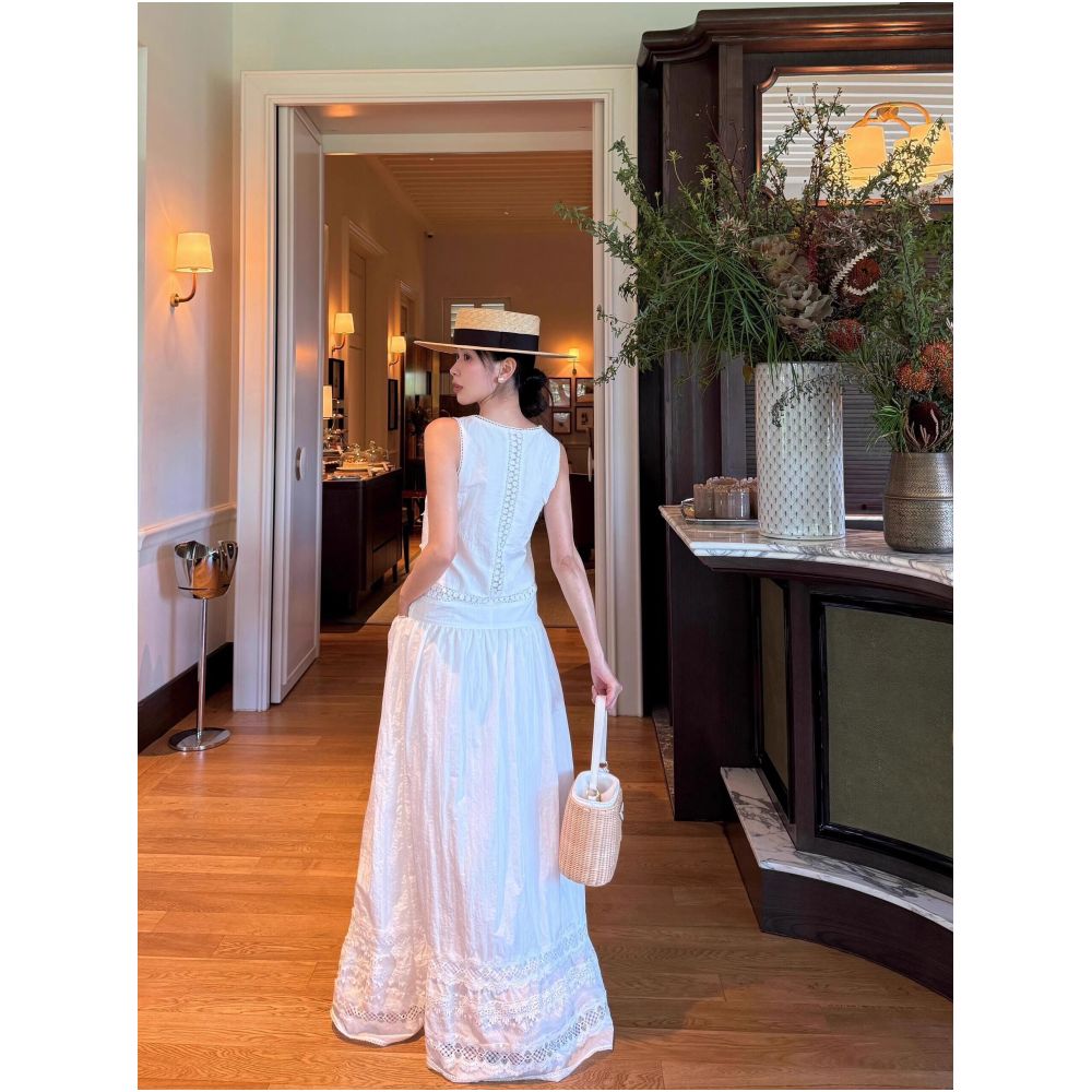 1S Heavy duty hollowed out embroidered halter top dress artistic style perfect for exhibitions white vacation style photogenic beach dress image 1