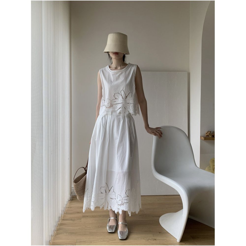 AoWen 2026 Summer French style hollowed out floral embroidered round neck sleeveless vest high waisted elastic skirt two piece set image 3