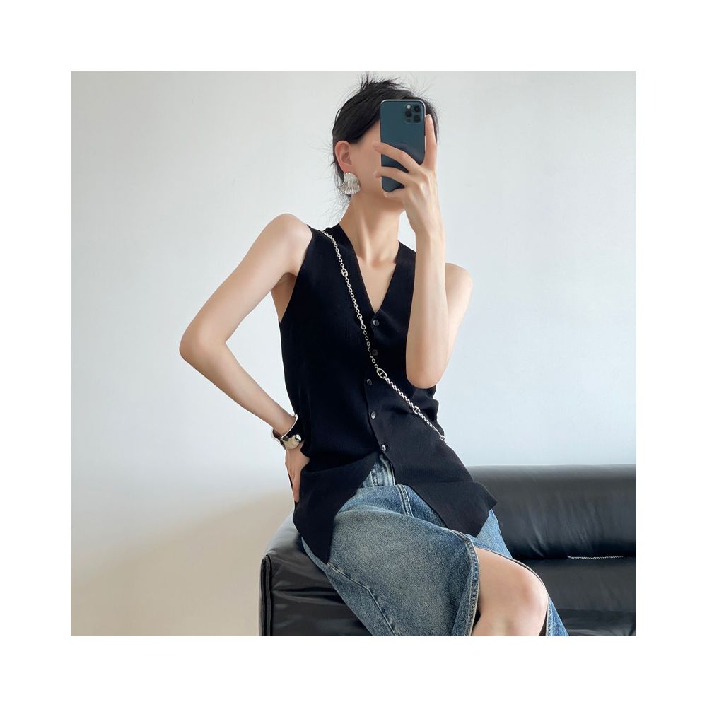 ASAYA7193 – Modern Muse Knit Vest 🖤✨