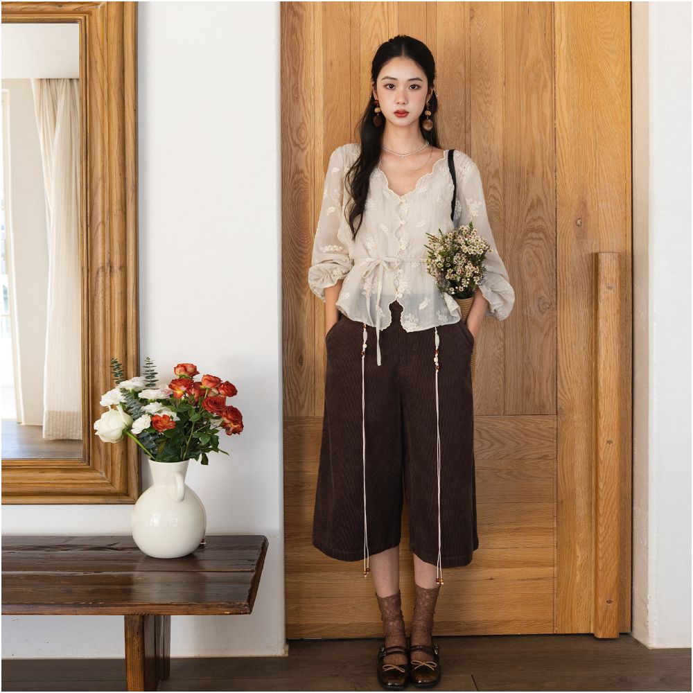 ASAYA7200 – Meadow Bloom Embroidered Blouse 🌿🤍