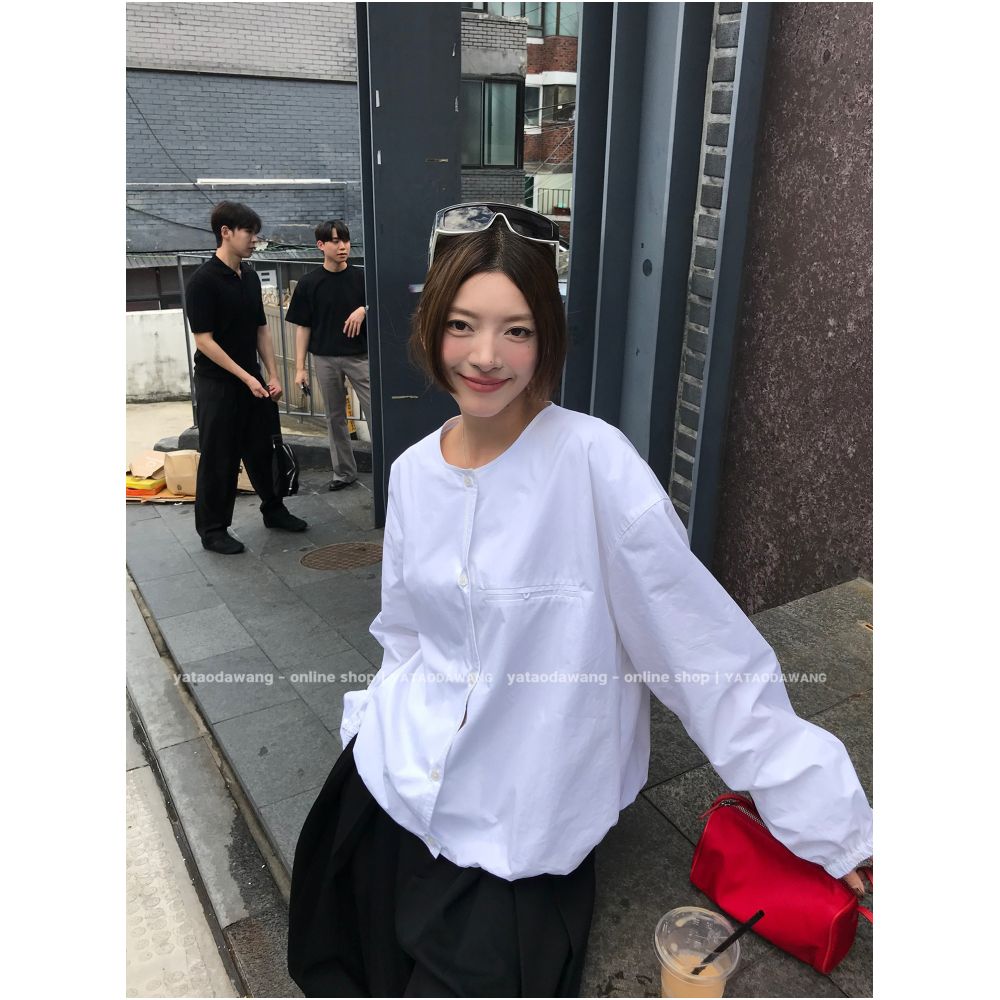 Big Dog with Braces Wangzai Snow Bag An elegant and sophisticated round neck shirt designed for women image 1