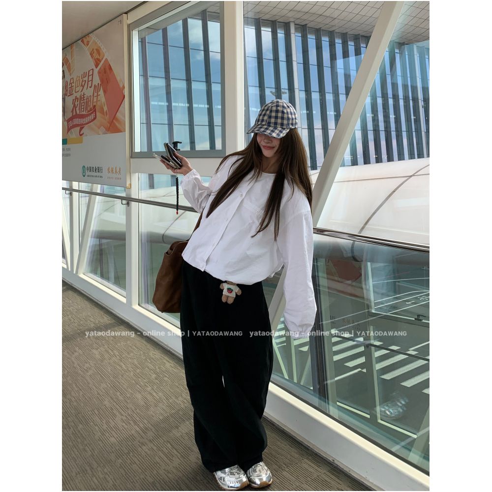 Big Dog with Braces Wangzai Snow Bag An elegant and sophisticated round neck shirt designed for women image 2