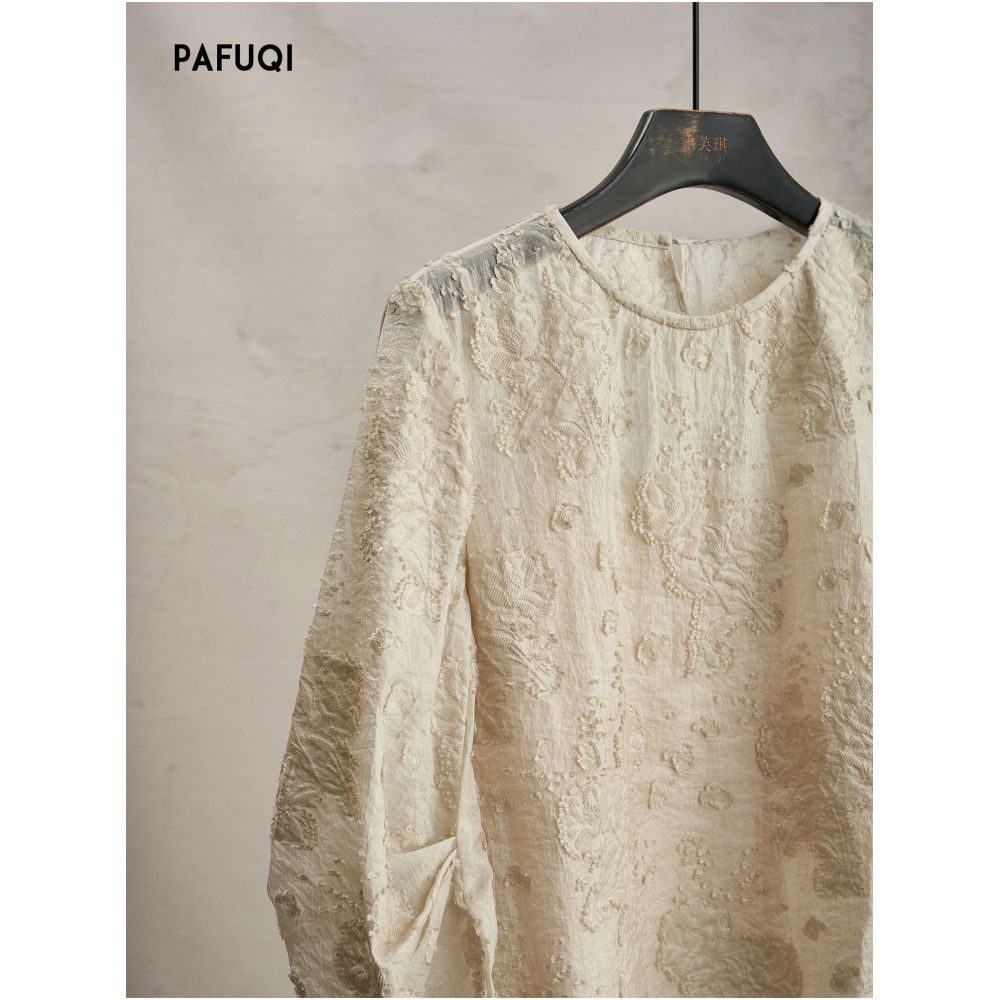 High end and beautiful two piece set embossed jacquard top off white pullover round neck three quarter sleeves spring style image 1