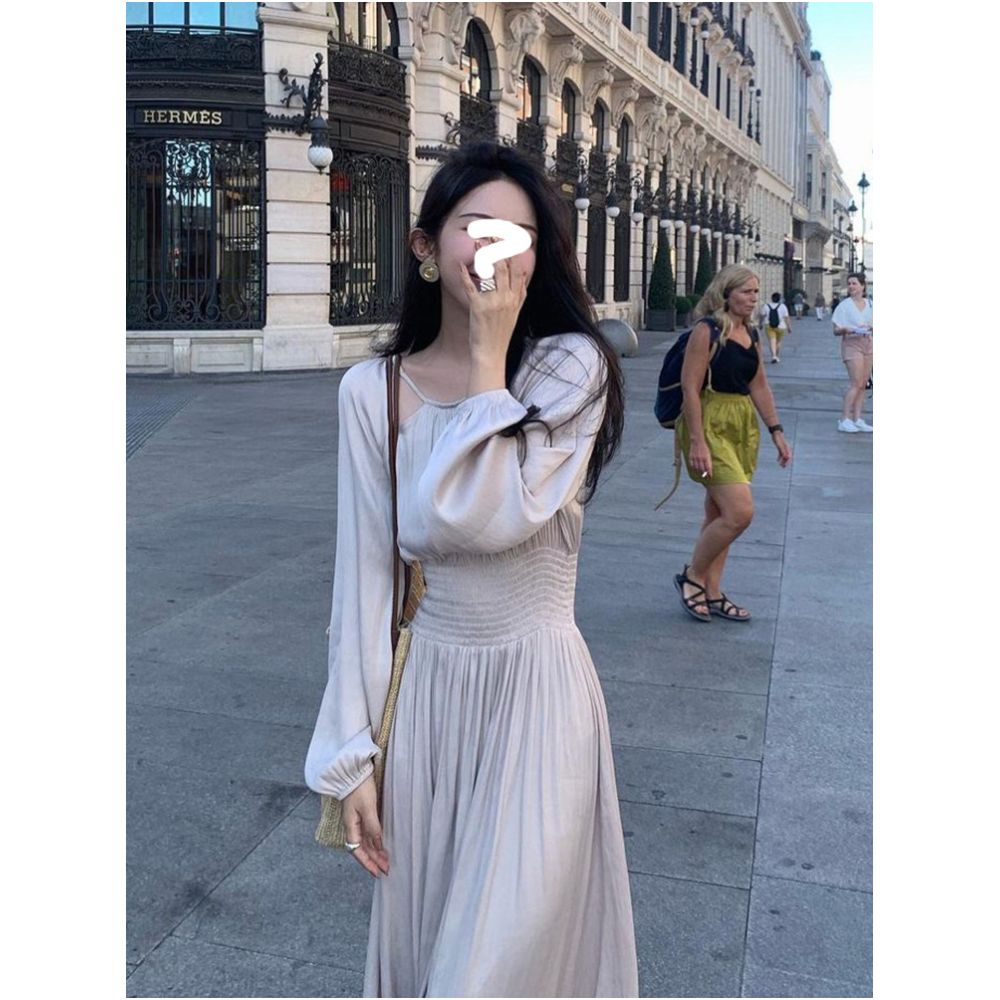 Drawdream elegant and sophisticated long dress with openwork lantern sleeves featuring a pleated and figure hugging design image 0