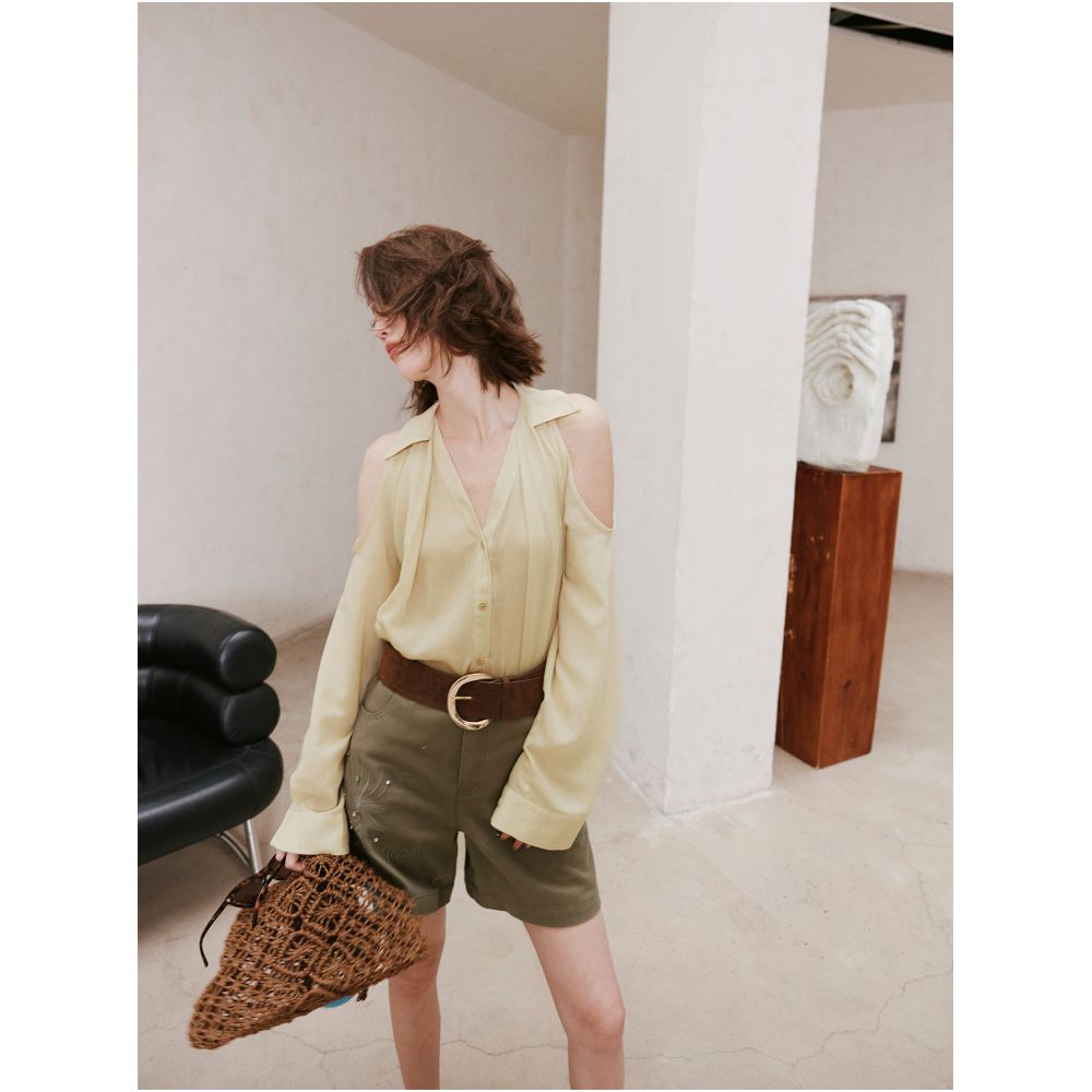 Rosebanks Straight Shoulder Cheating Tool An Instagram Blogger Style Two Piece Style Off Shoulder Shirt with a Fitted Waist image 0