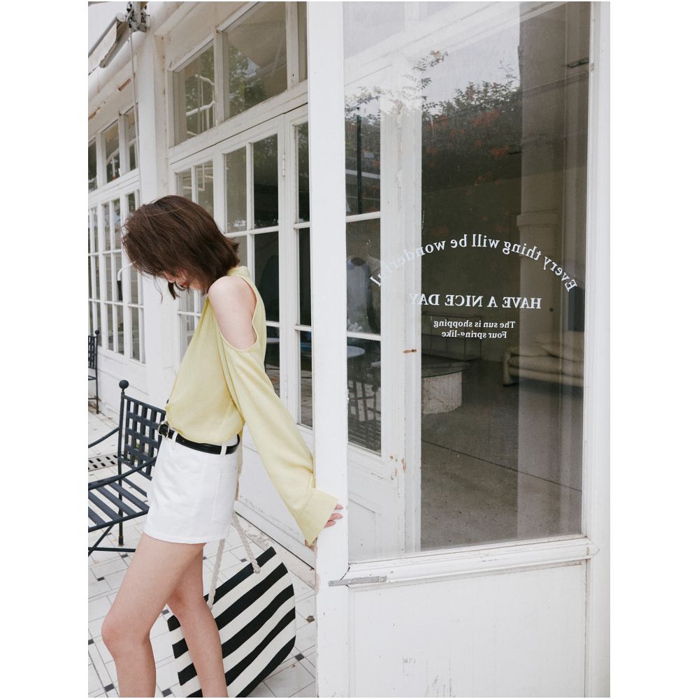 Rosebanks Straight Shoulder Cheating Tool An Instagram Blogger Style Two Piece Style Off Shoulder Shirt with a Fitted Waist image 2