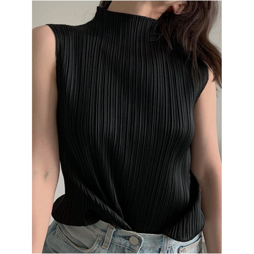 Superb item A black high neck sleeveless vest with pleats perfect for summer New summer style skin friendly and breathable image 4