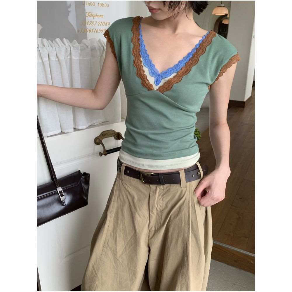 ASAYA7568 – Vintage Lace V-Neck Top 🌿🤎