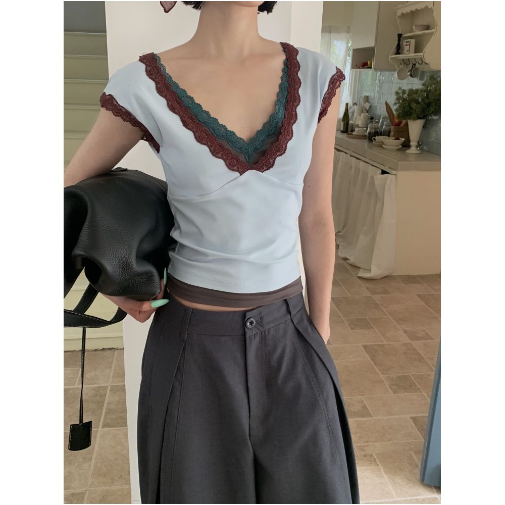 ASAYA7568 – Vintage Lace V-Neck Top 🌿🤎