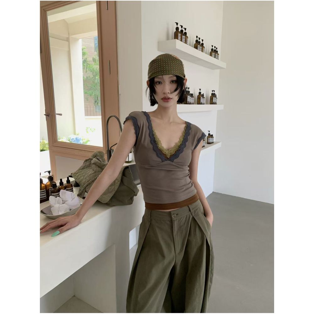 ASAYA7568 – Vintage Lace V-Neck Top 🌿🤎