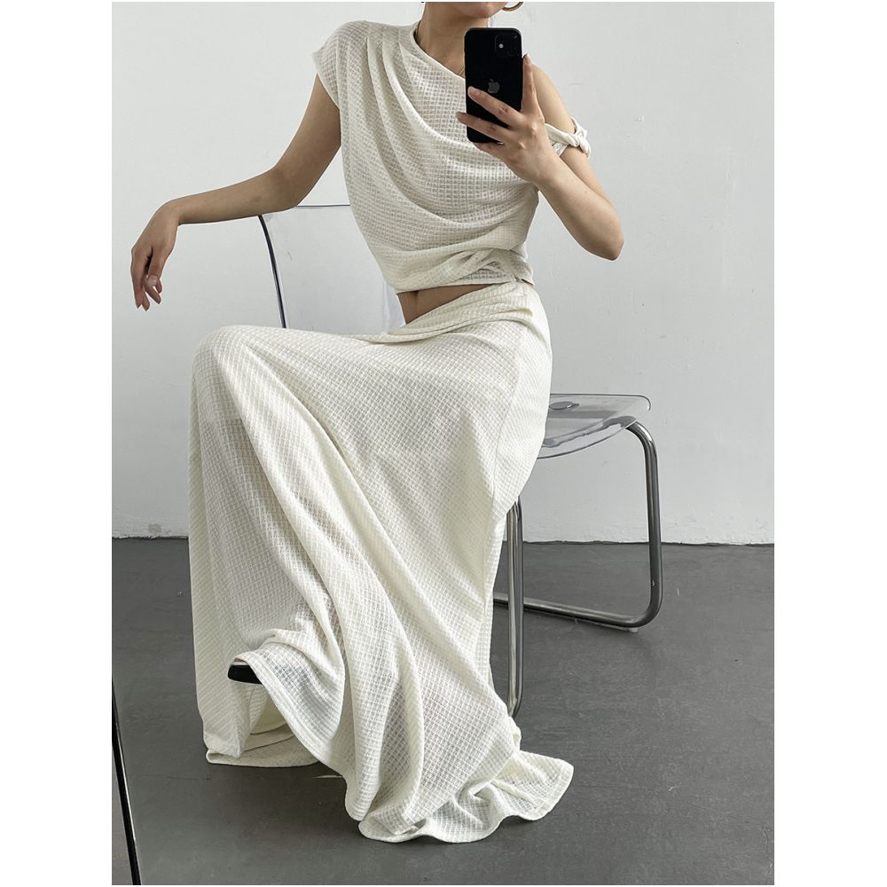 Acupstudio Jiang Youshang Hot Girl Off Shoulder Textured Short Sleeve T Shirt and Asymmetrical Long Skirt Set image 3