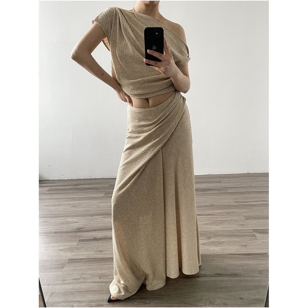 Acupstudio Jiang Youshang Hot Girl Off Shoulder Textured Short Sleeve T Shirt and Asymmetrical Long Skirt Set image 4