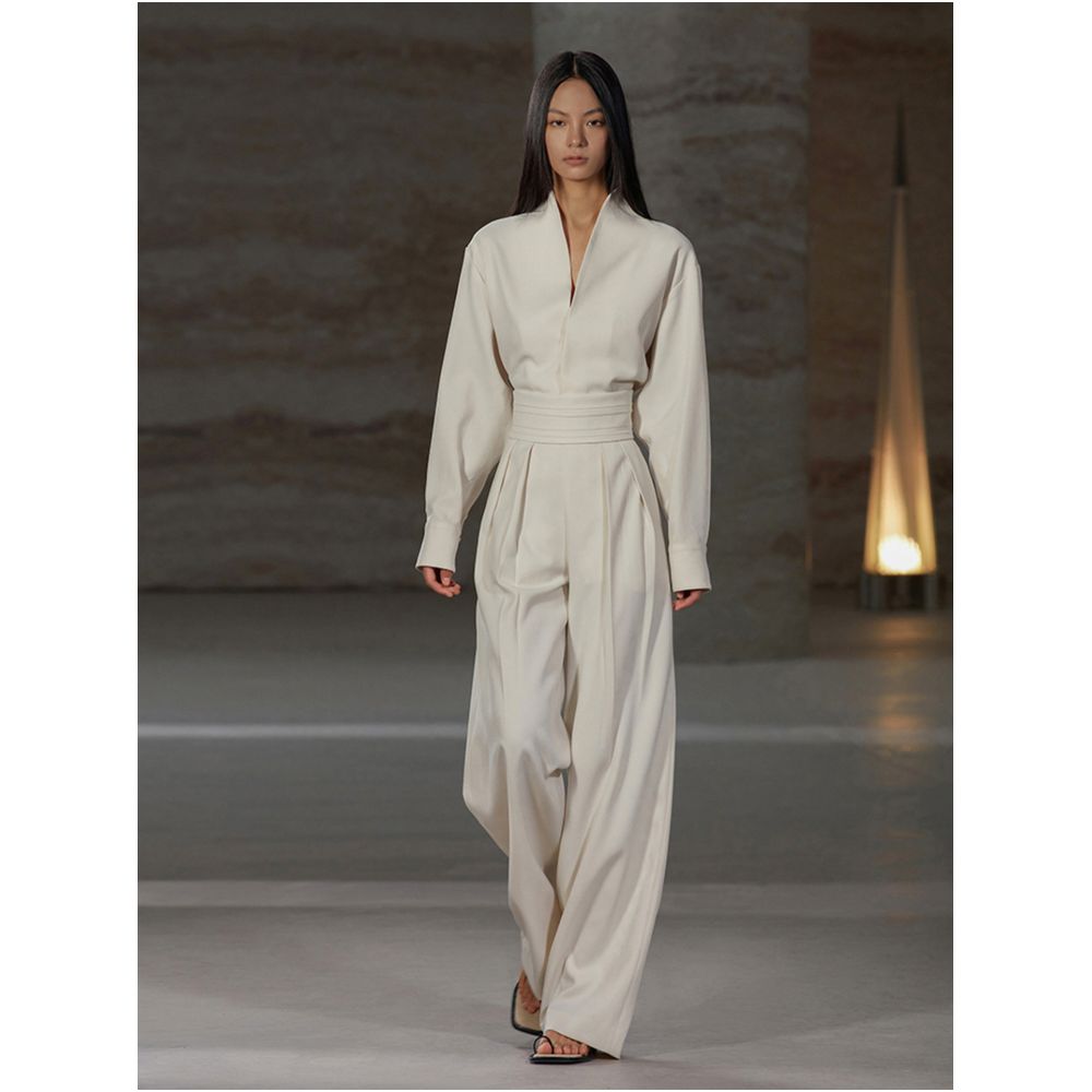 COMMON VALUE Pine Ayumi Classic Waistband Wide Leg Pants with Airy Fleece and a Relaxed Straight Leg Design image 0