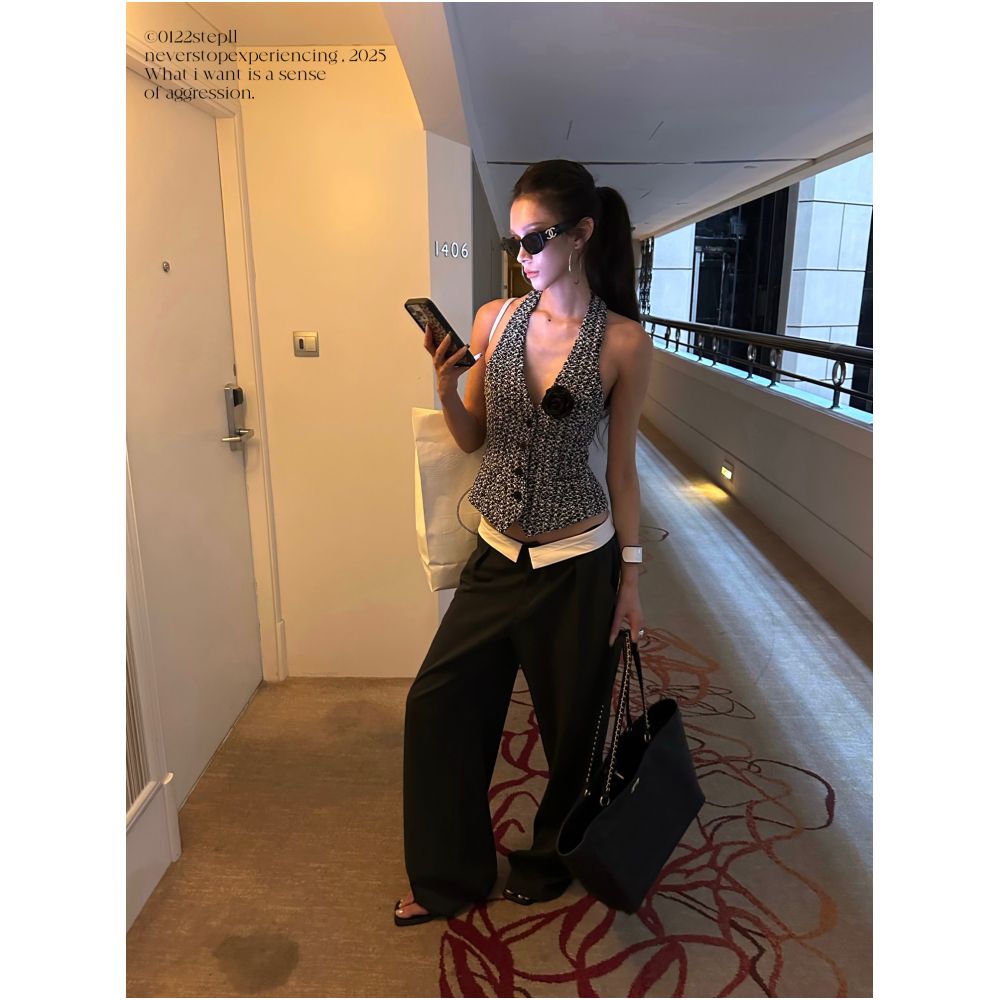 0122stepll Paris Chanson Chanel style halter neck vest high end slim fit backless V neck camisole top for women image 1