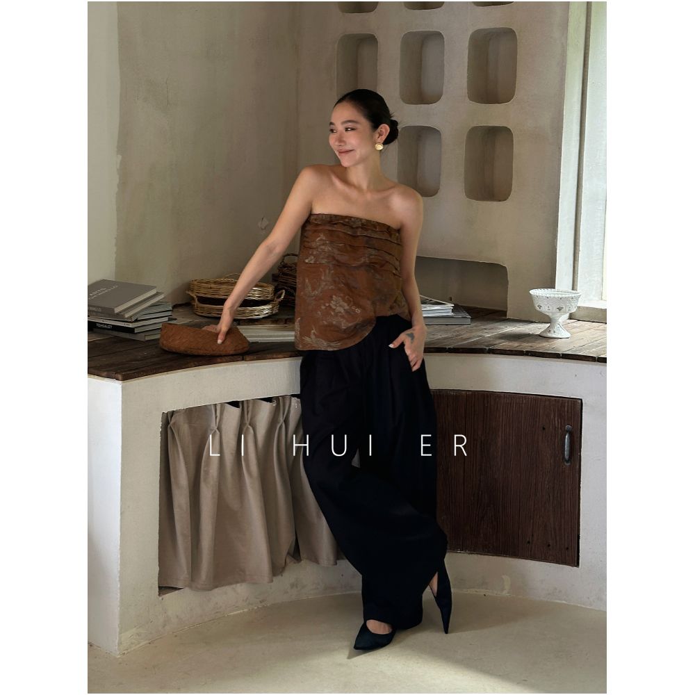 Li Hui Er s minimalist commuter outfit casual black wide leg trousers for women image 1