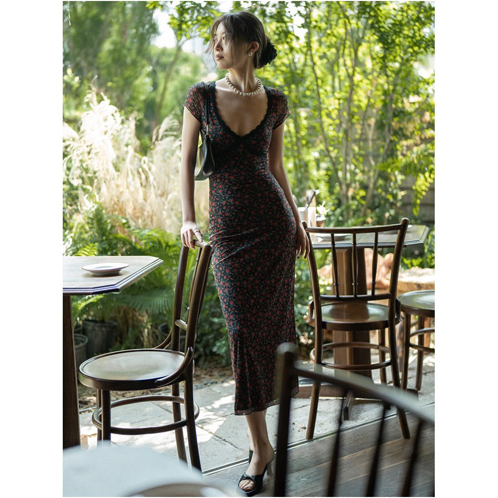 Texture Si Pure and Delicate Vacation Style Floral V Neck Mature Elegance Slim Fit Bodycon Dress image 2
