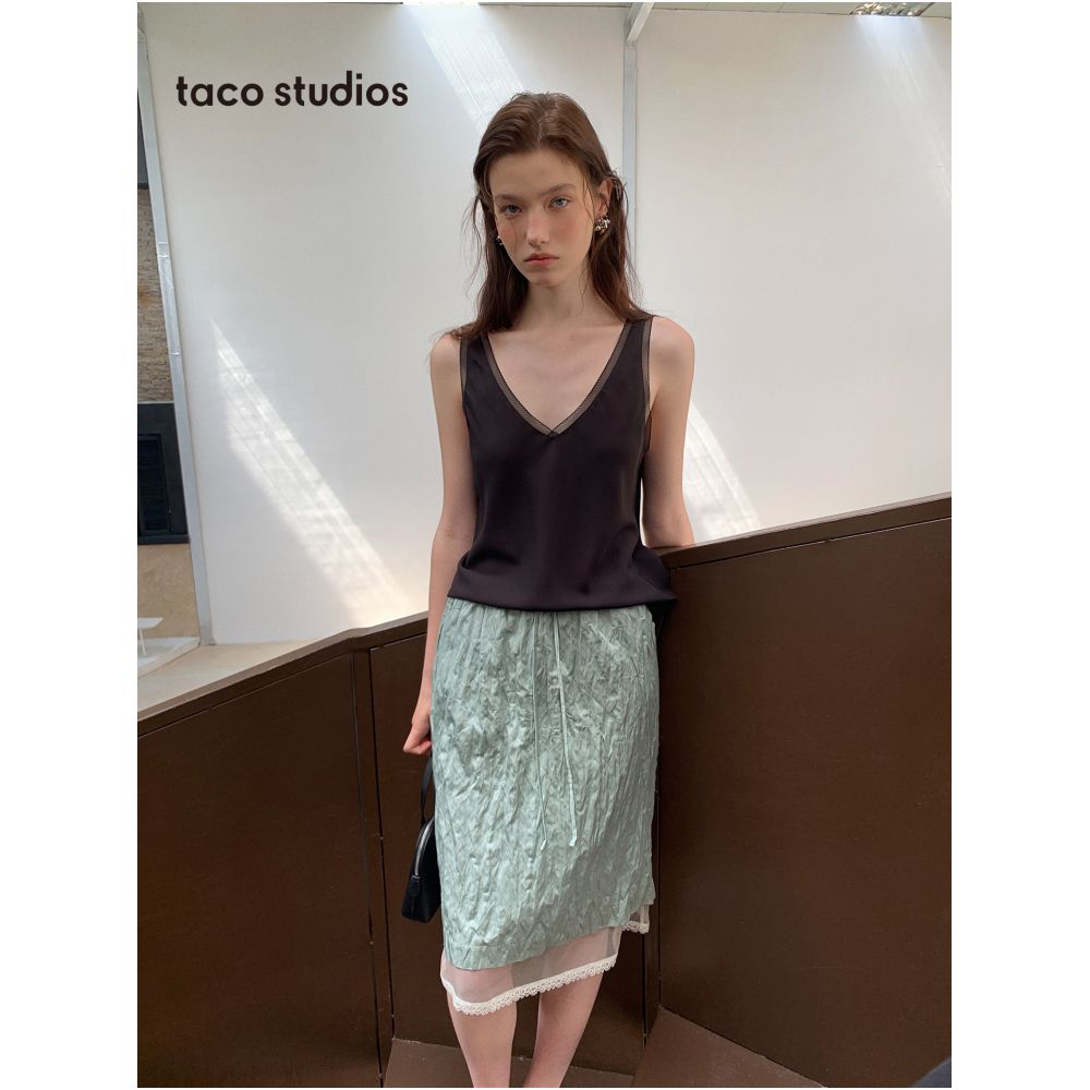 Taco Studios Lace trimmed Biscuit Minimalist V neck Sleeveless Top Vest Patties New Style Women s Summer Outerwear image 1