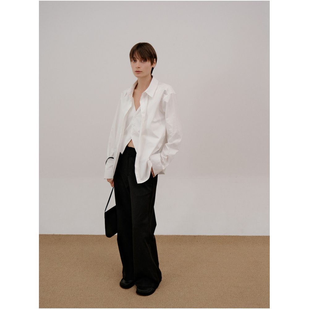 The COLN layered long sleeved shirt embodies the irresistible romance of spring allowing you to wear it effortlessly and stylishly image 2