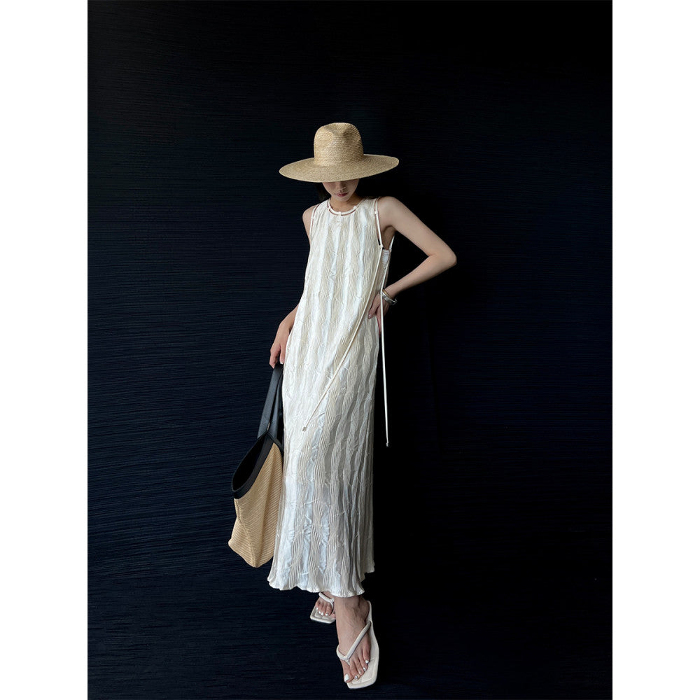 PAPERLLL Xinjian Mandu Weekend Style Wrinkled Sleeveless Dress Loose and Skinny A line Long Dress for Women image 5