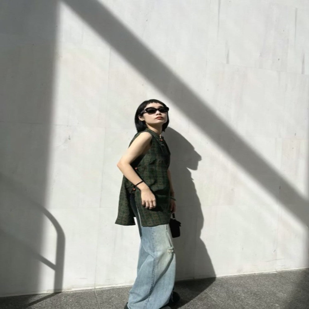 2025 new super beautiful western style unique and chic top women s summer new Chinese green slit plate buckle sleeveless vest image 4