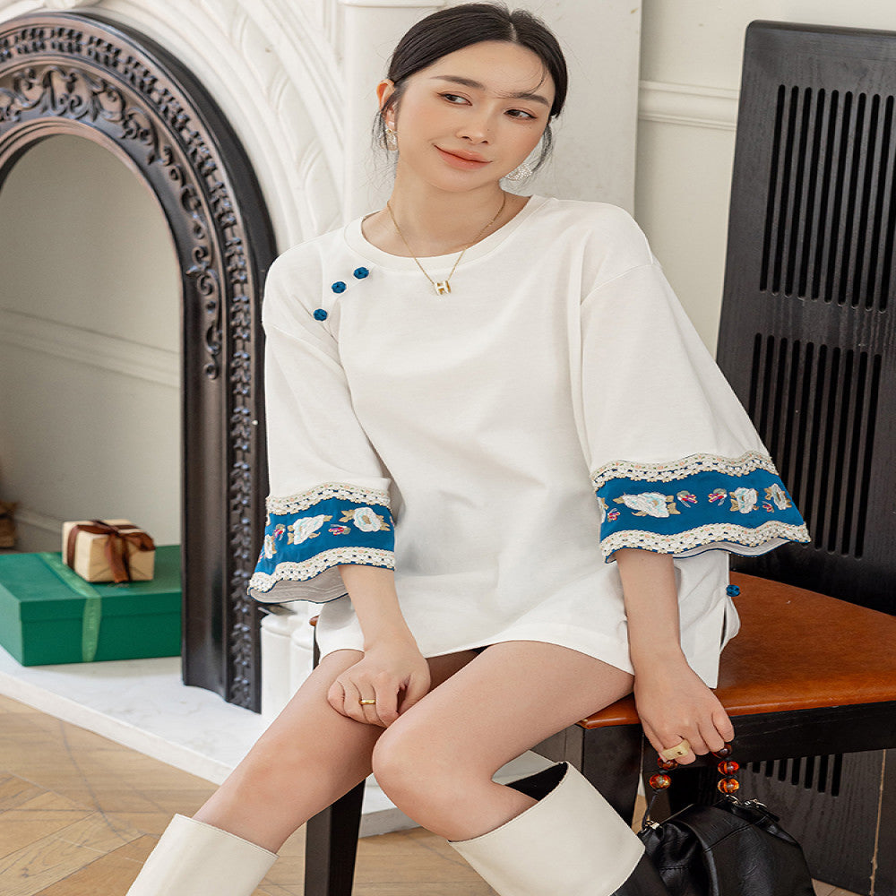 New Chinese style round neck cotton T shirt top with a female design sense niche casual loose fit Chinese style embroidered five quarter sleeve shirt image 1
