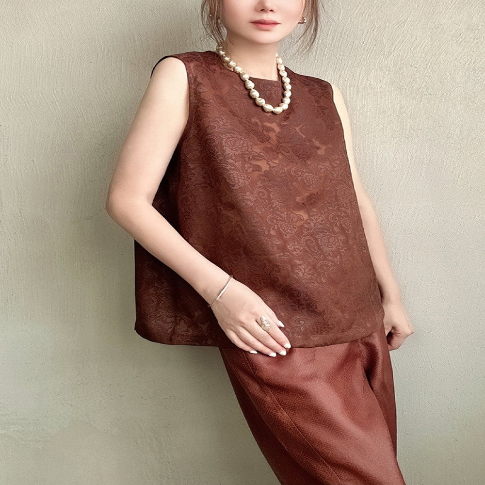 Slow round niche design spring and summer new retro cut flower hollow red ramie red cloud yarn sleeveless T shirt vest top women image 3