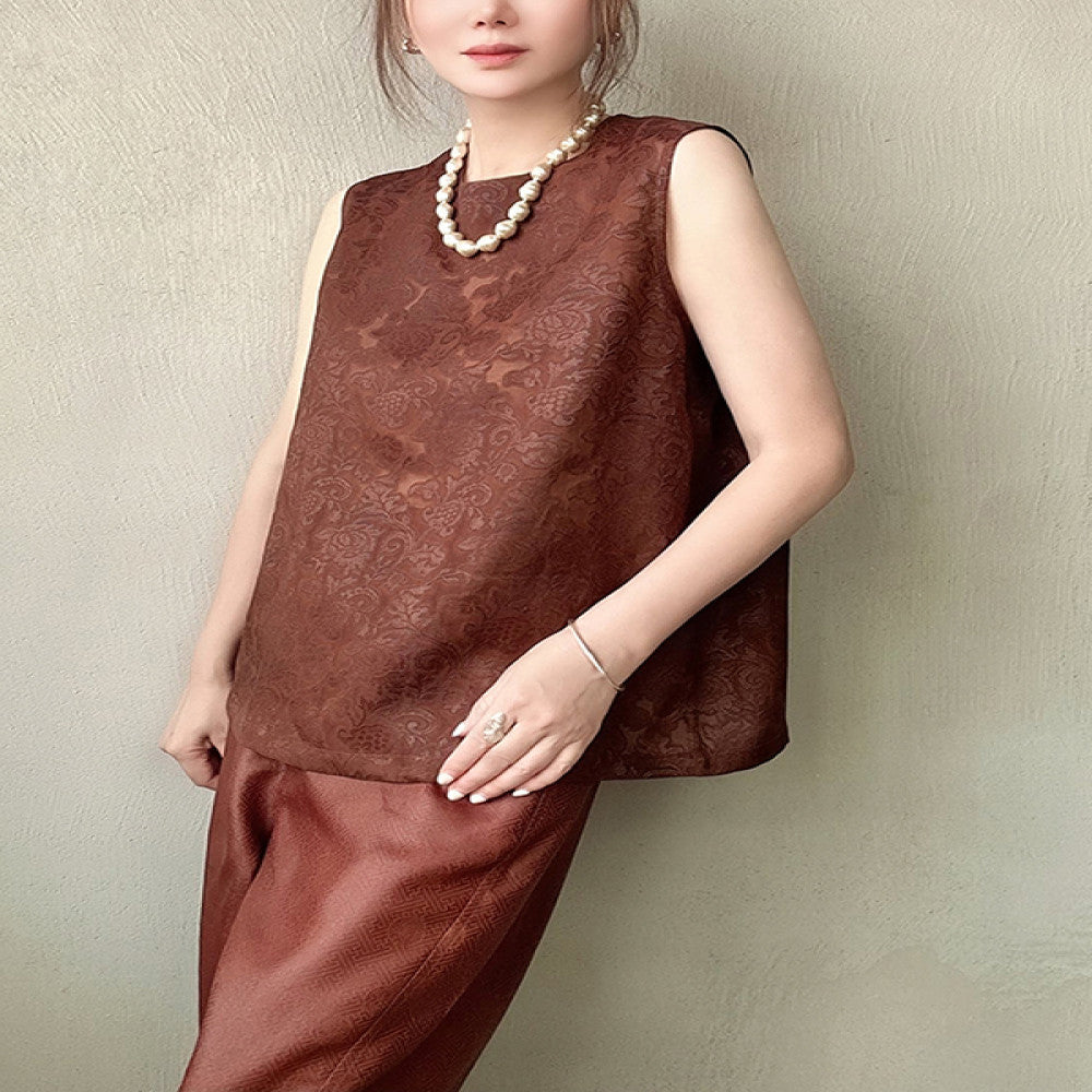 Slow round niche design spring and summer new retro cut flower hollow red ramie red cloud yarn sleeveless T shirt vest top women image 8