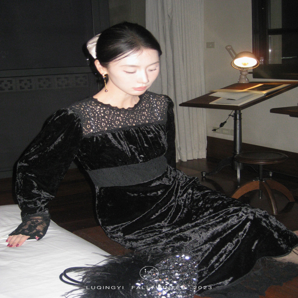 Welfare Leak Collection Lu Qing Ice Flower Bud French Dress for Women Autumn Retro Lace Bubble Sleeve Velvet Skirt image 2