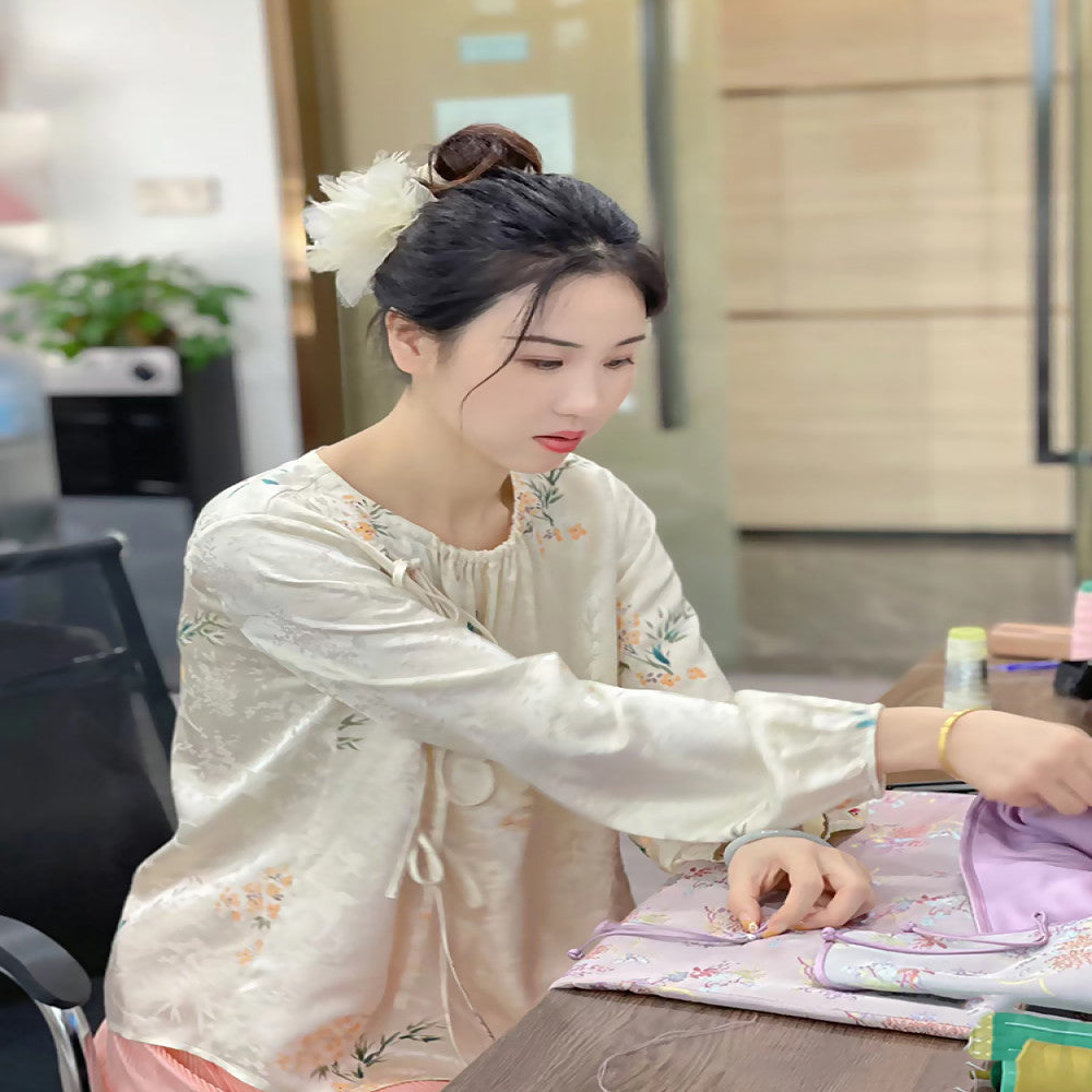 Spot New Chinese China Chic Floral Improvement Cheongsam Shirt Women s Design Sense Small crowd Jacquard Thin Top Fashion image 3