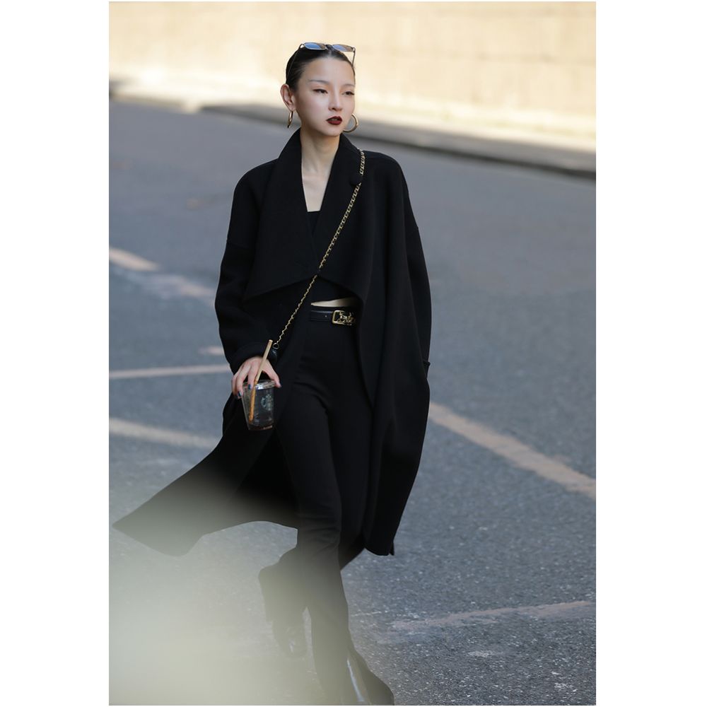 Mogas Poison Home Customized Cool and Luxurious White Wool Coat with Large Silhouette and Stylish Appearance Thin and Long Coat for Women in Autumn and Winter image 5