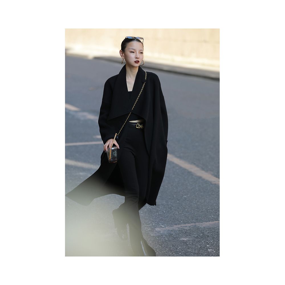 Mogas Poison Home Customized Cool and Luxurious White Wool Coat with Large Silhouette and Stylish Appearance Thin and Long Coat for Women in Autumn and Winter image 16