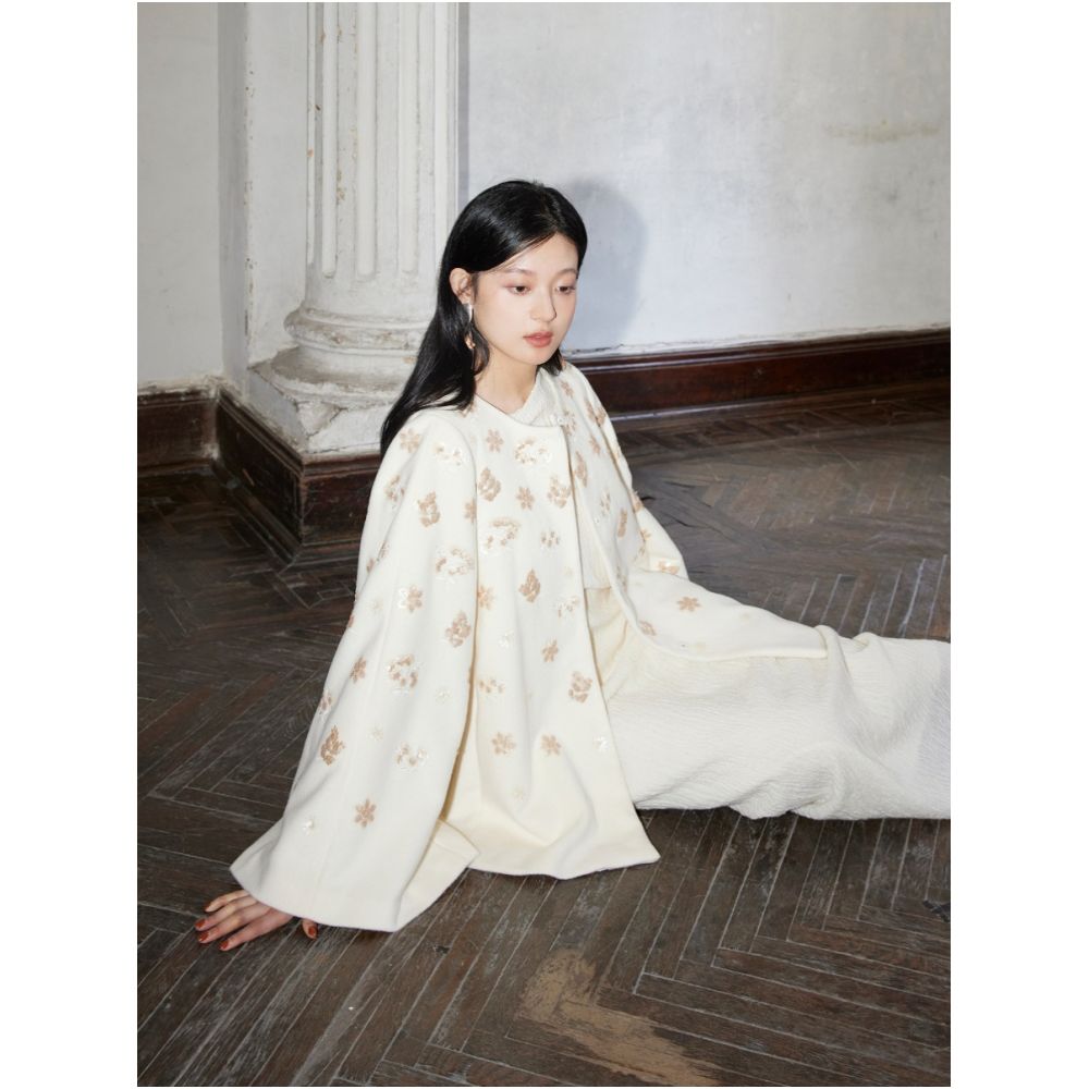 Vintage style heavy duty bead embroidery 100 wool cape style woolen coat image 2