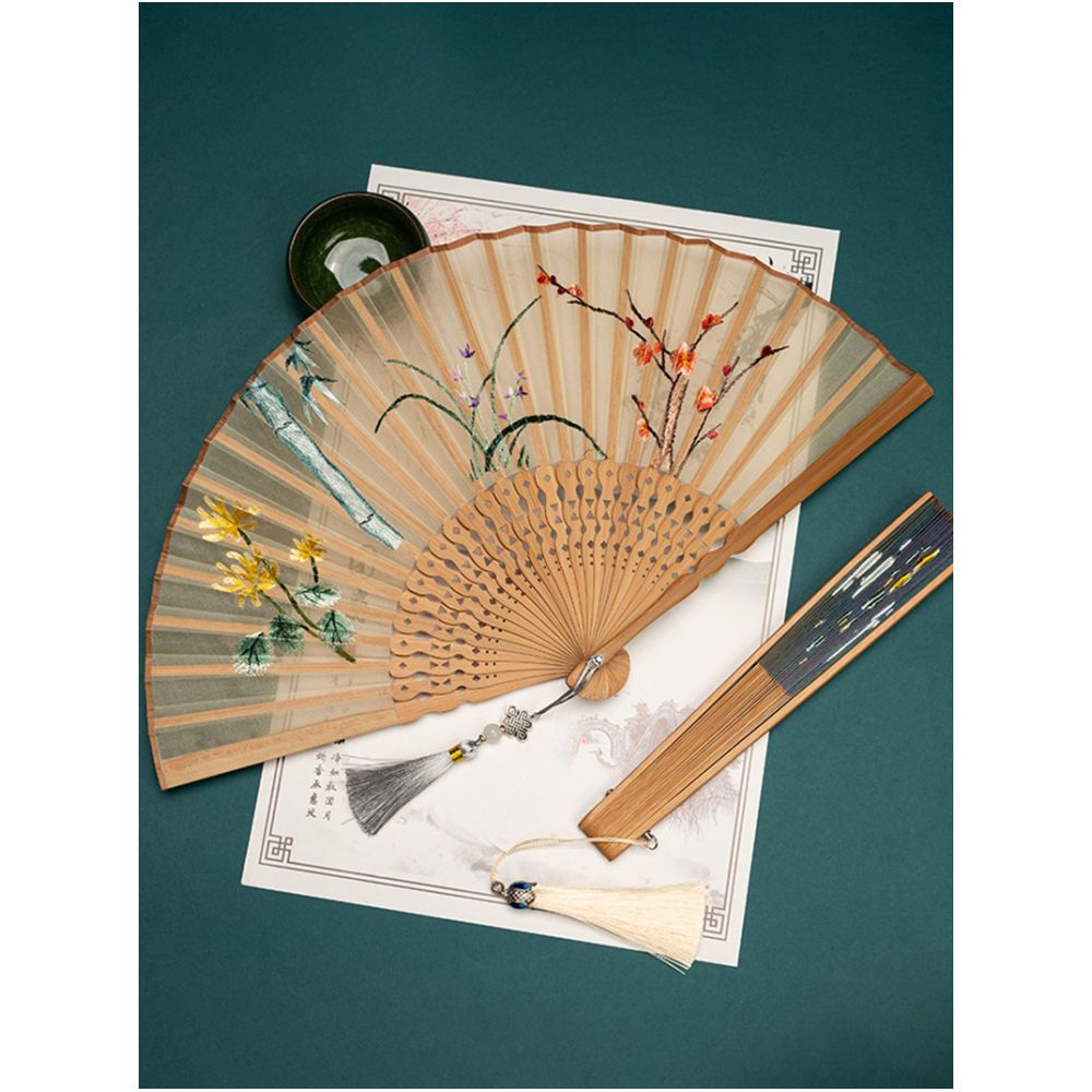 Suzhou embroidery folding fan ancient style embroidery fan ancient costume Hanfu folding fan dance prop Suzhou embroidery beauty handicraft gift image 4