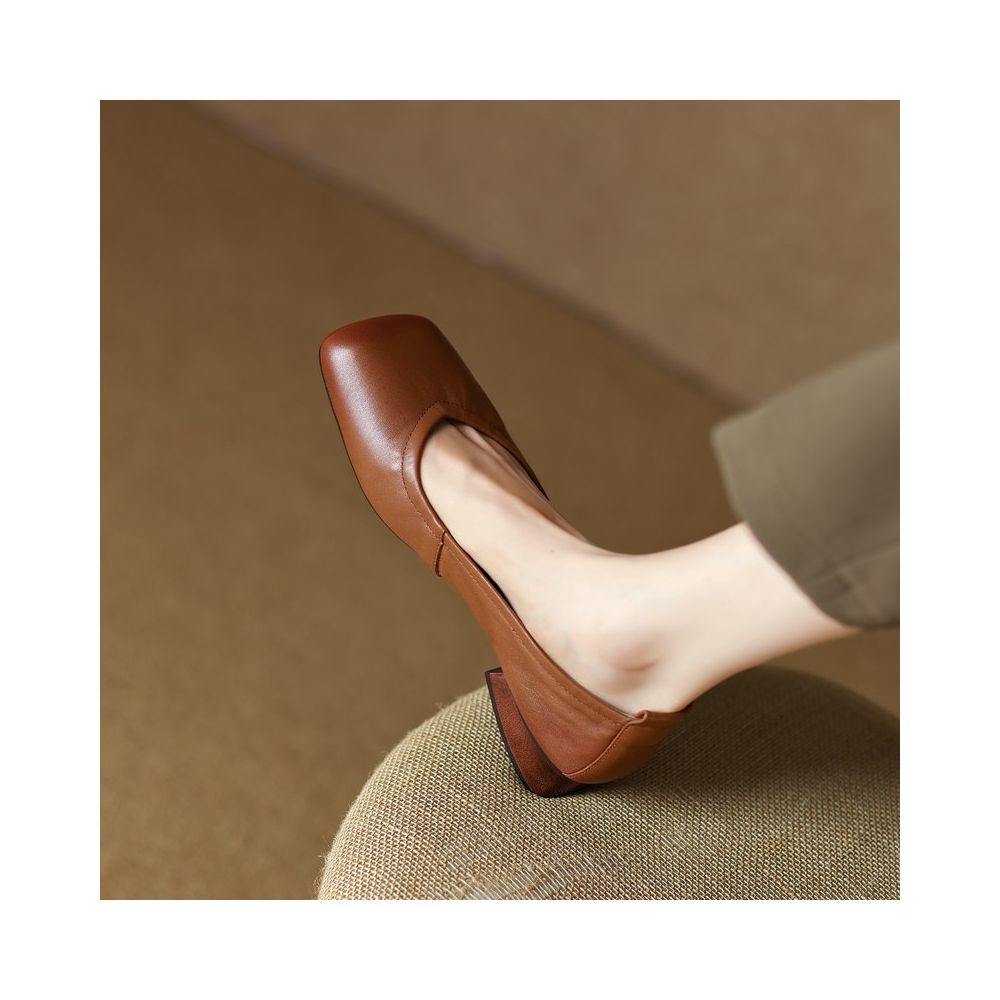 The store manager keeps their own new style Comfortable and stylish Genuine leather square toe shallow mouth single shoe for women simple and versatile commuting thick heel 3cm image 2