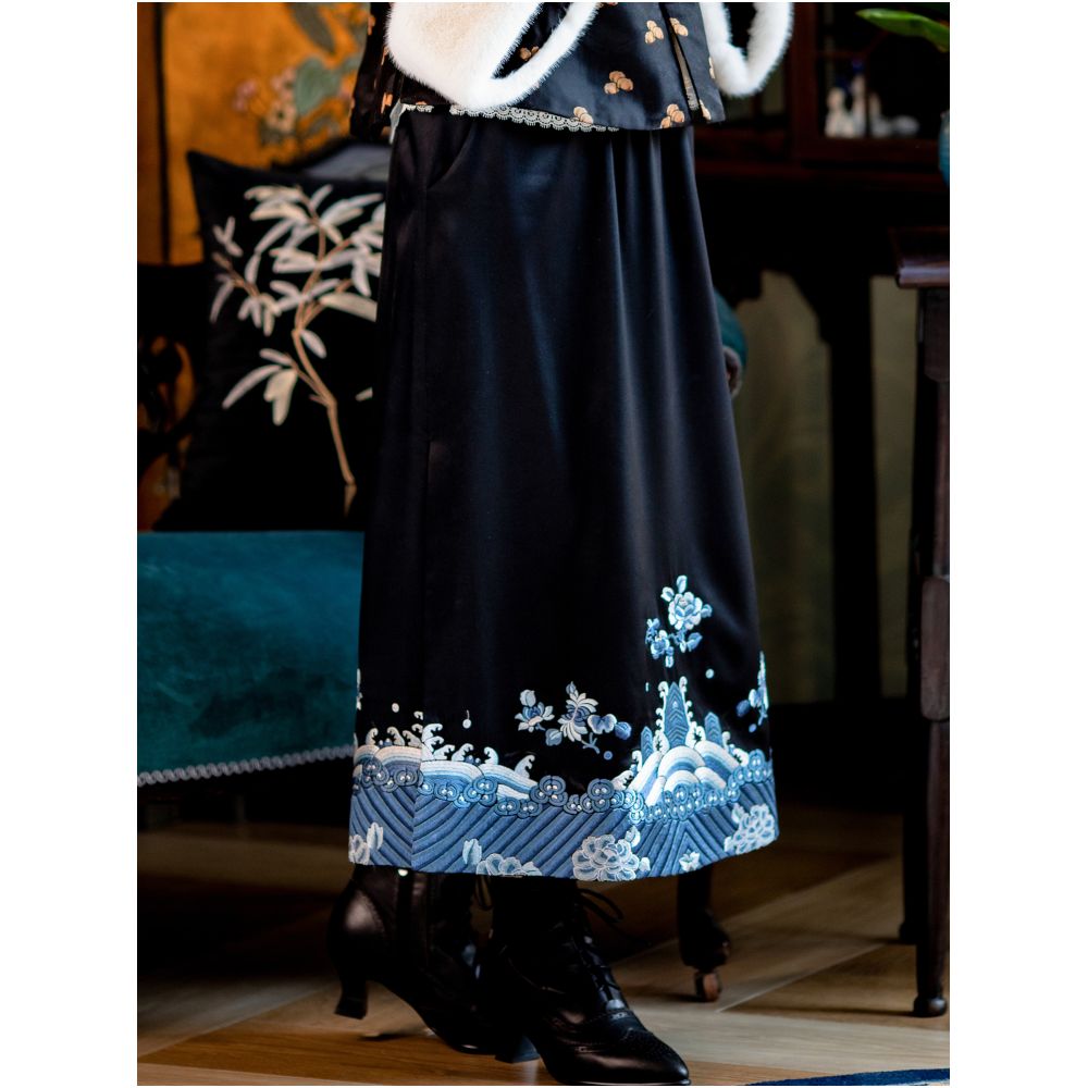 Autumn Water and Spring Clouds A City of Wind and Catkins Black Silk Chinese Retro Temperament All match Embroidered Women s Skirt Daily image 1