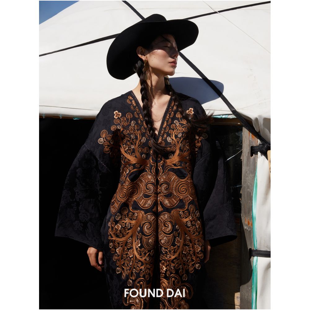 Lush banyan tree Dong ethnic group antique embroidery over 800000 stitches new Chinese style robe style dress image 15