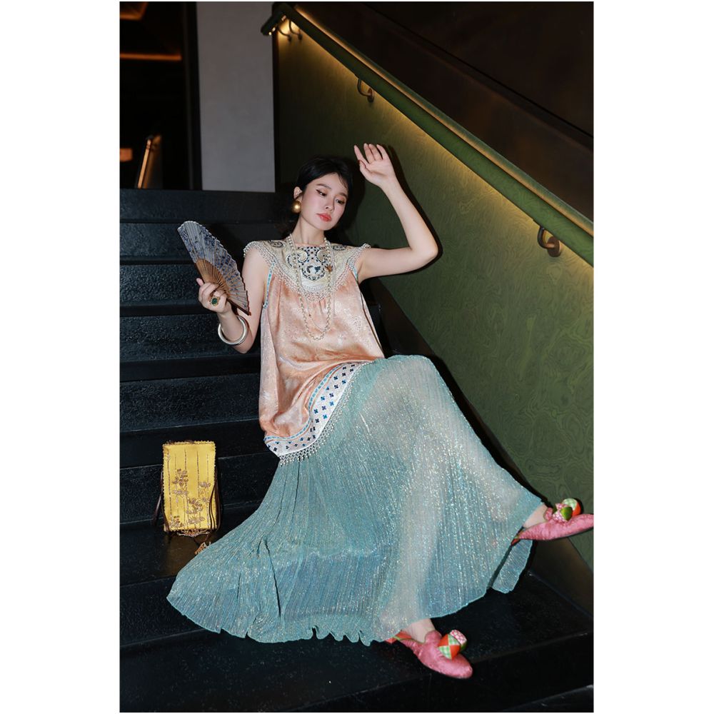 Dangdang Gilded Blue Melody Dream New Chinese Style Set Embroidered Cloud Shoulder Hanging Neck Top Bright Silk Folded Half Skirt image 23