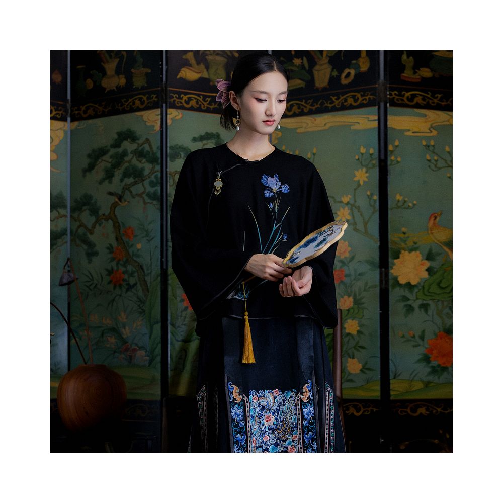 ASAYA4922 – Midnight Iris Embroidered Wool Top 🌙💙