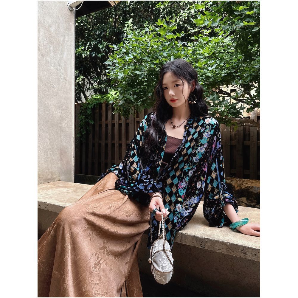 Yang Mi Mid Autumn Festival Same Style Three Lucky Black Flower Window Shadow New Chinese National Velvet Rotten Flower Shirt Women s Coat image 5