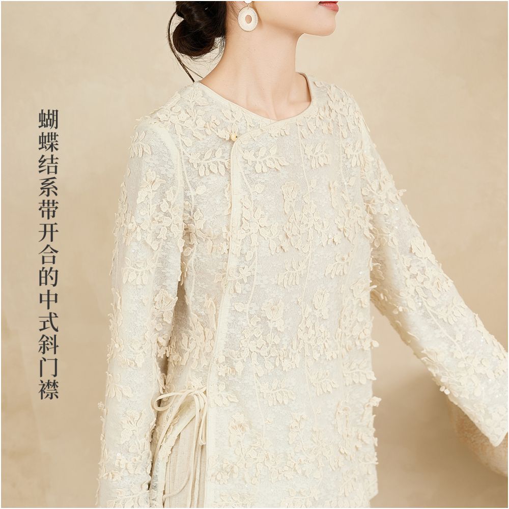 QS Straw Xi 2025 Autumn New Style Retro Light Chinese Style Lace up Shirt with Advanced Sense Scissors Lace Long Sleeve Top Trendy image 3